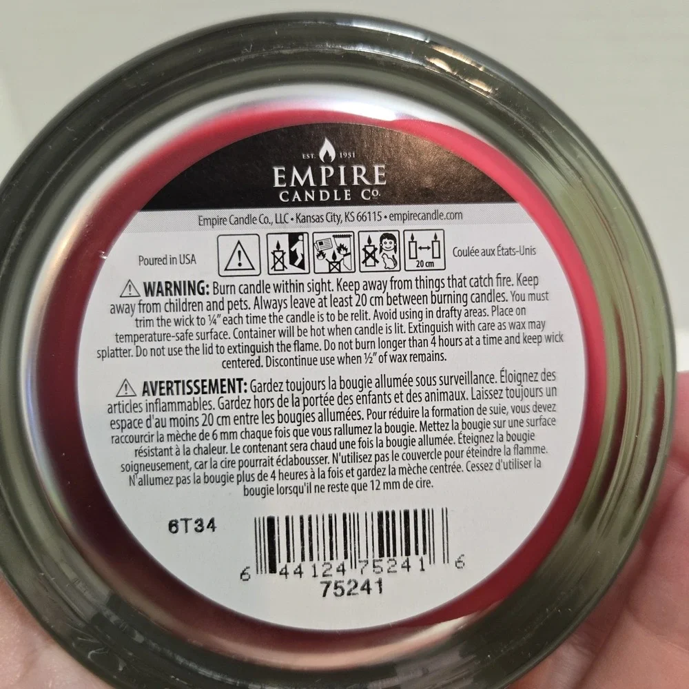 New TUSCANY Candle Holiday hearth, limited Edition Essential Oils 14Oz Soy Blend
